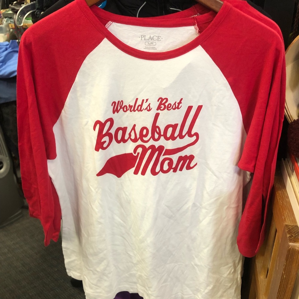 NWT. “World’s Best Baseball Mom” 3/4 sleeve t-shirt
